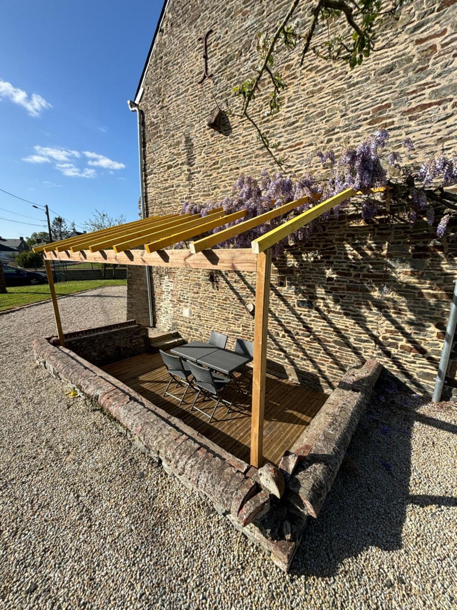 Gite De La Petite Tour Pontorson Exteriör bild